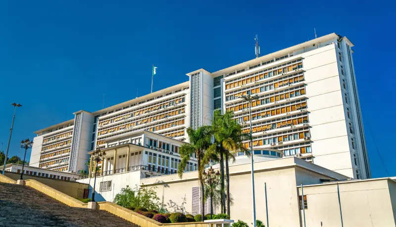 Les nouveaux ministres prennent leurs fonctions