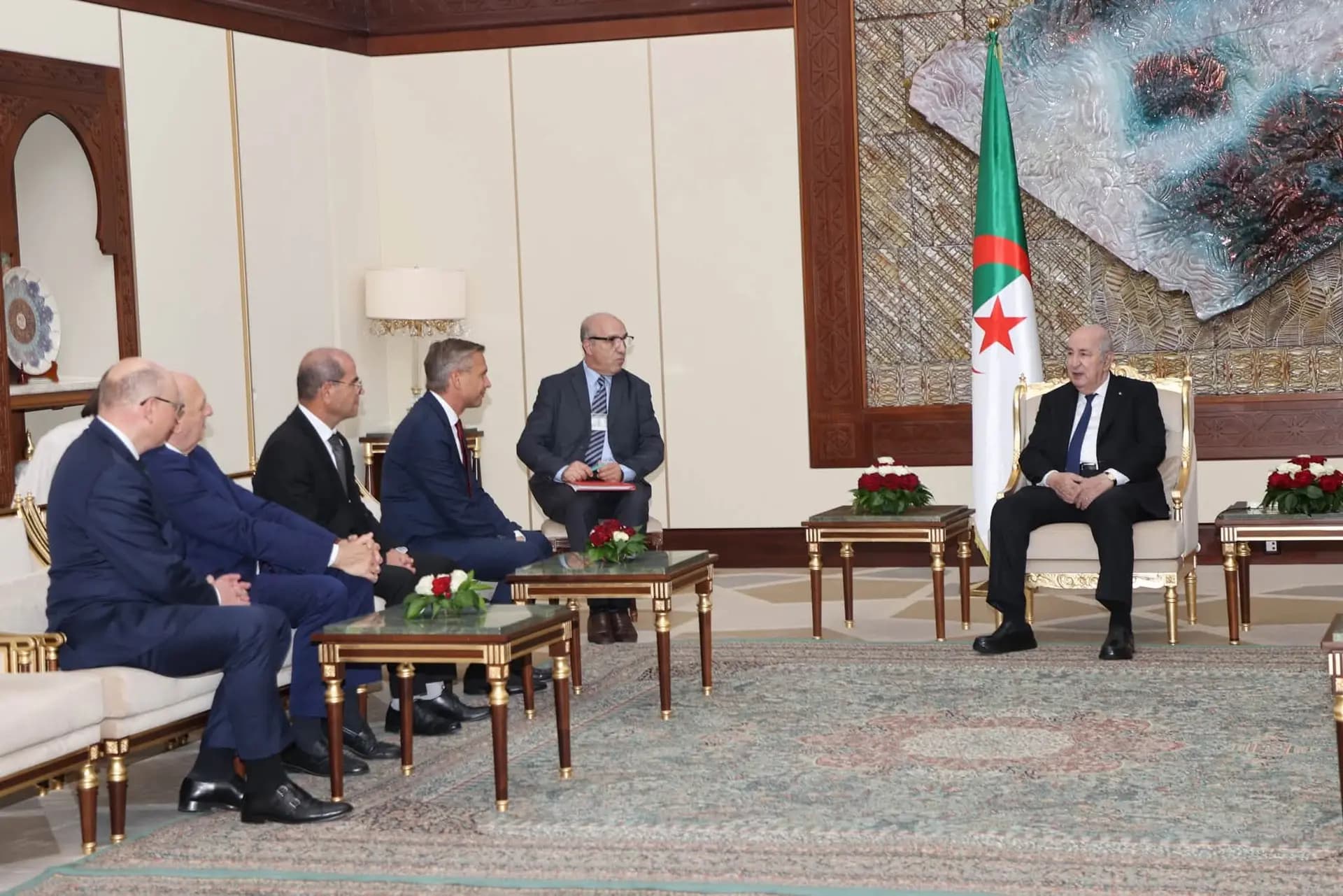 Le président de la République reçoit les ministres de l&rsquo;Energie des pays membres du projet SoutH2 Corridor