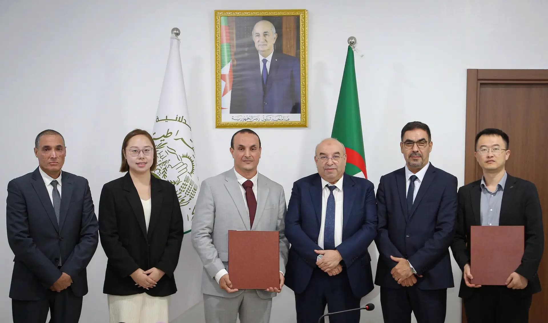 Industrie pharmaceutique : Signature d&rsquo;un accord de partenariat entre Pharma Invest et le chinois Yangtze River Pharmaceutical