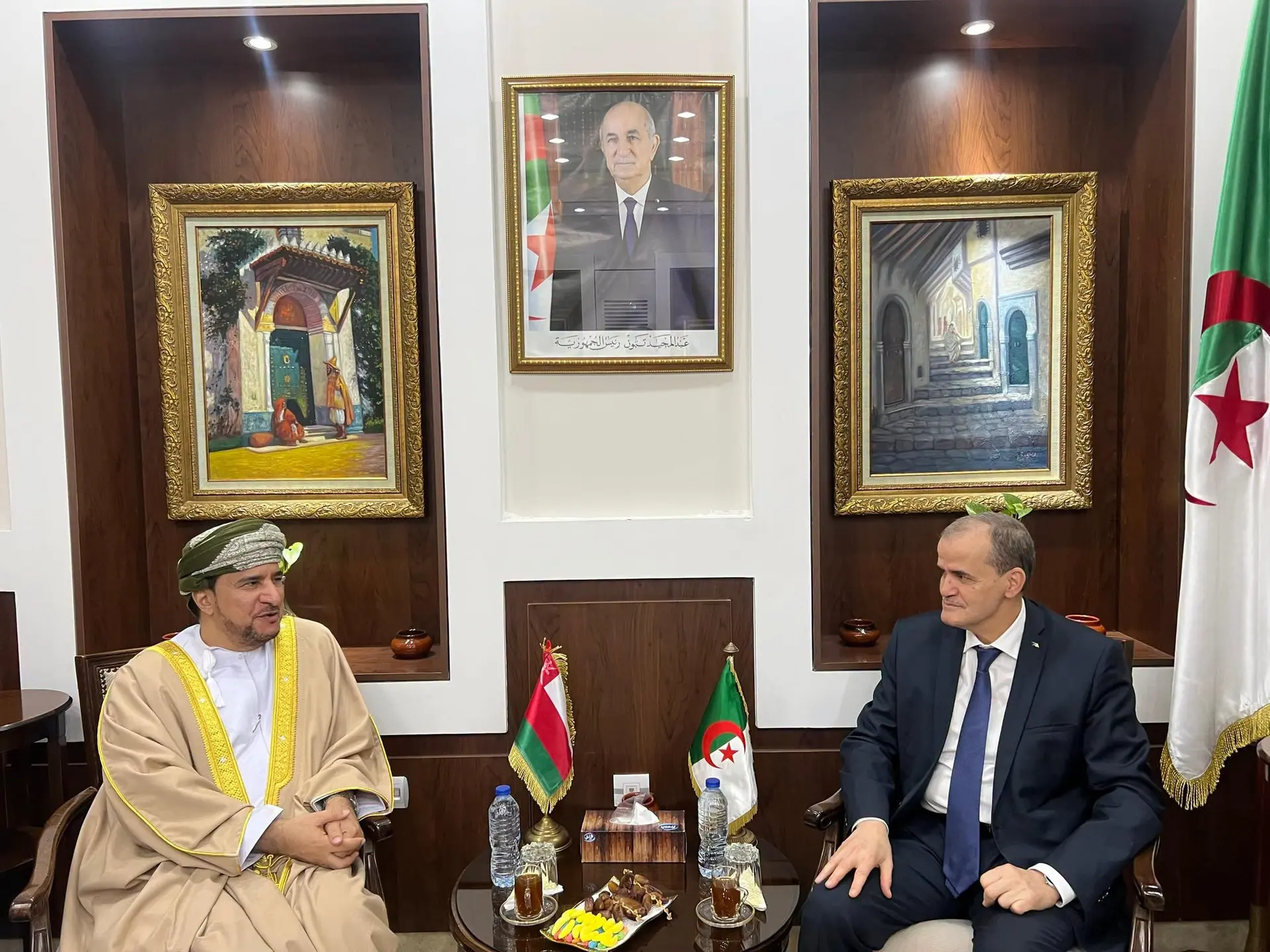 Algérie-Oman : Examen des moyens de renforcer le partenariat commercial et économique