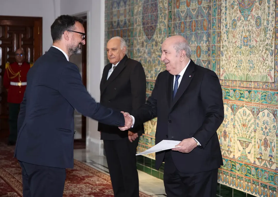 Le président de la République reçoit les lettres de créance de six nouveaux ambassadeurs