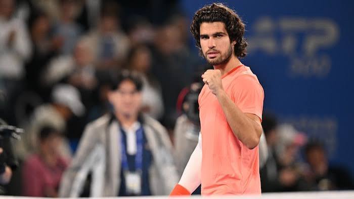 Tennis : Carlos Alcaraz qualifié pour la finale à Tokyo