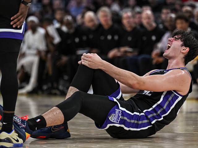 Basket-ball / NBA : La blessure de Maxime Raynaud est moins grave que prévu