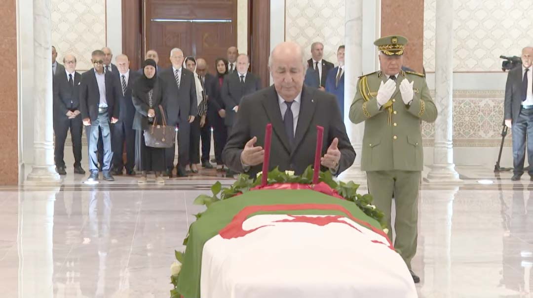 Arrivée de la dépouille de Boualem Boualem à Alger : Le président Tebboune présent pour un dernier hommage